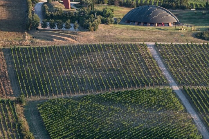 Professional hot air balloon rides at Assisi, Trasimeno in Umbria