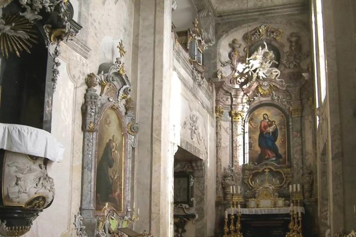 Cesky Krumlov Castle Interiors, Baroque Theatre, and Town Tour
