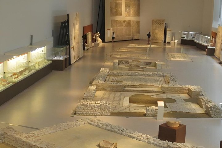 Private 4 Hour Patras Tour History Culture and Wine Tasting