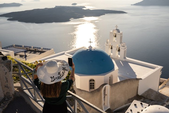 Santorini: Hire Private Car and Driver with Flexible Itinerary