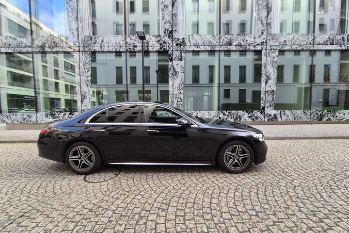 Private Transfer from Vaduz to Zurich Airport