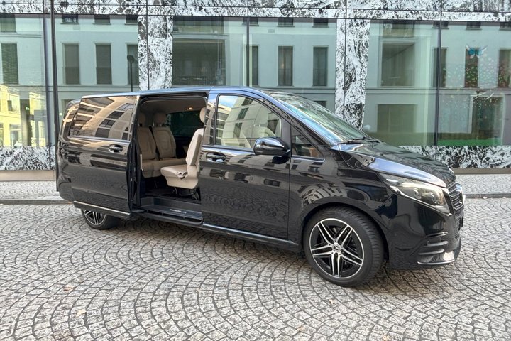 Private Transfer from Vaduz to Zurich Airport