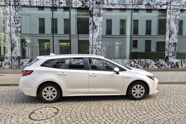 Private Transfer from Vaduz to Zurich Airport