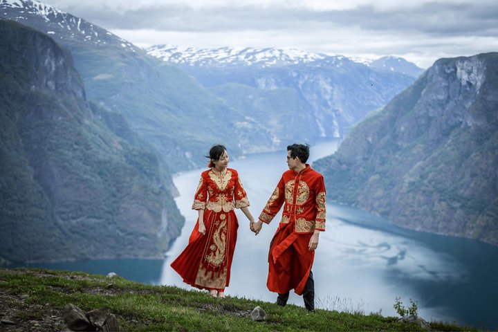 Private Aurlandsfjord SUV Photoshoot Adventure