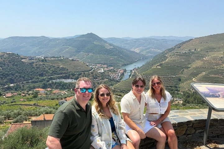 Douro Valley to Lisbon with Coimbra, Fatima, Tomar, Nazaré, Óbidos