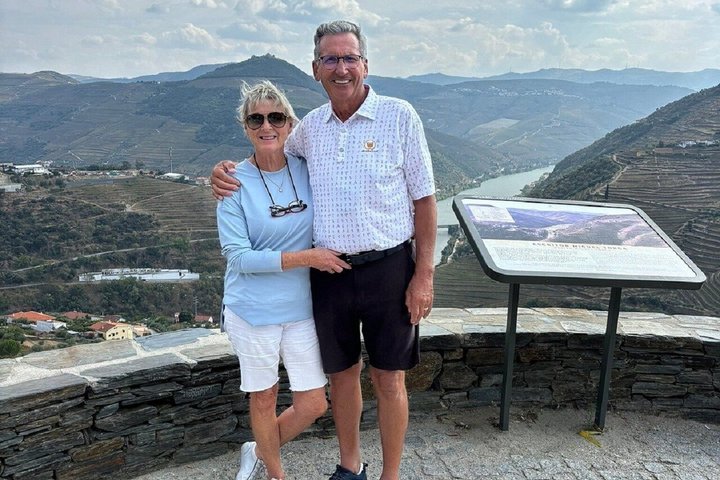 Douro Valley to Lisbon with Coimbra, Fatima, Tomar, Nazaré, Óbidos