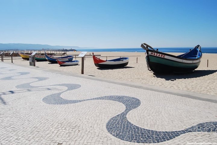 Douro Valley to Lisbon with Coimbra, Fatima, Tomar, Nazaré, Óbidos