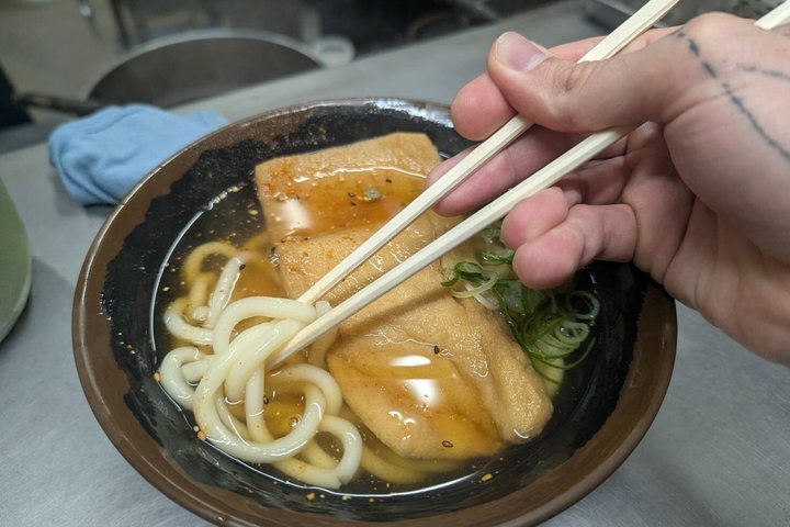 Osaka Food Tour: 15 Delicious Dishes & 3 drinks at 5 Eateries