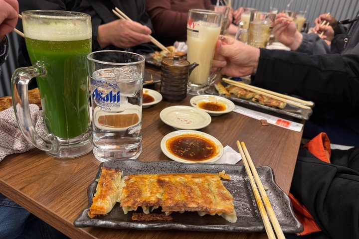 Osaka Food Tour: 15 Delicious Dishes & 3 drinks at 5 Eateries