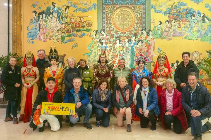 Tang Dynasty Royal Show Optinal Dinner With Round-trip Transfers