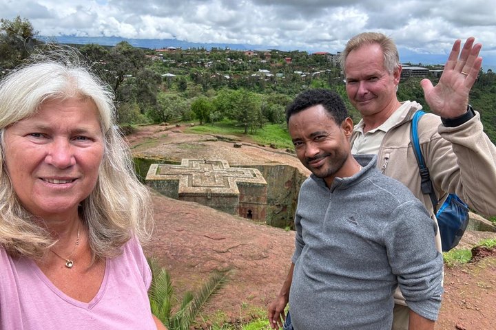 Tour 11 monolithic rock churches & museum in Lalibela & cave church with mummies