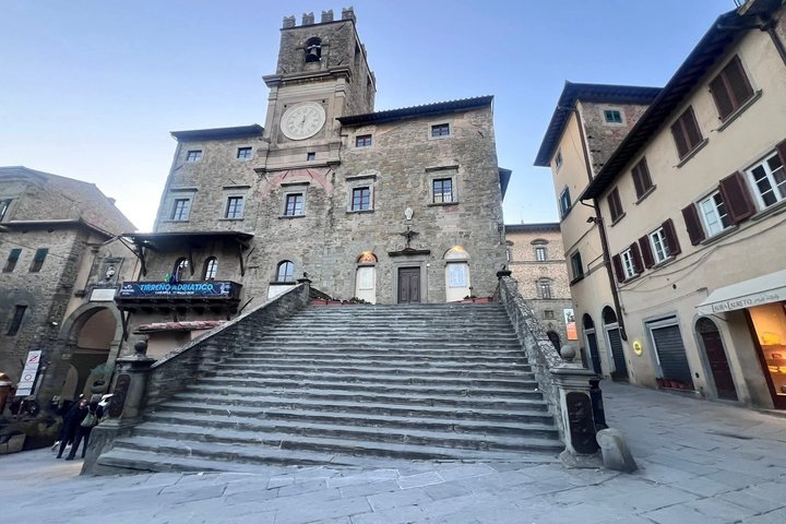 Walking Tour in Cortona