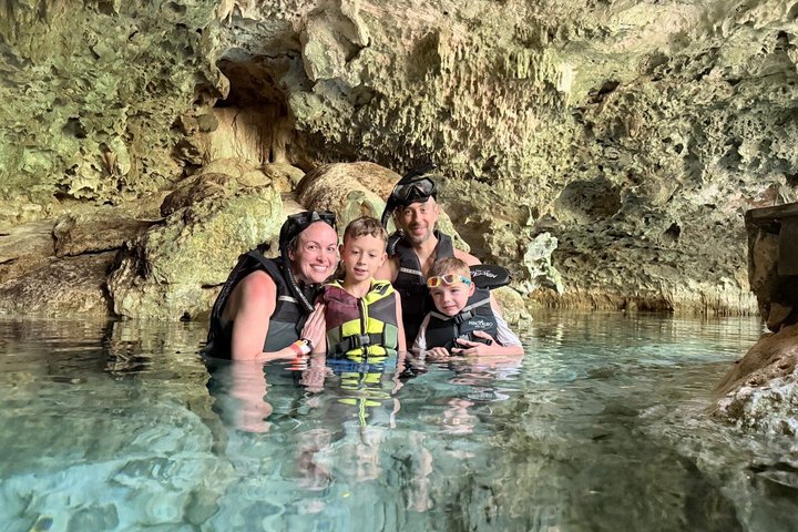 Private Tour to Tulum, Cenote and Swimming with Turtles