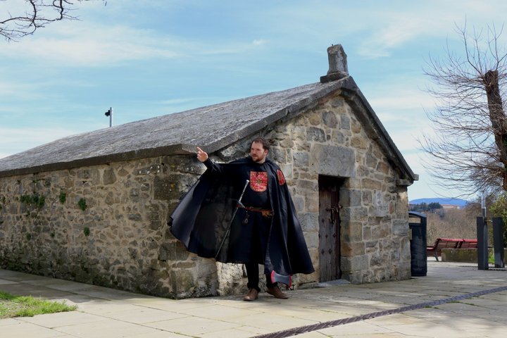 MEDIEVAL PAMPLONA: Immersive Knight-Led Walking Experience