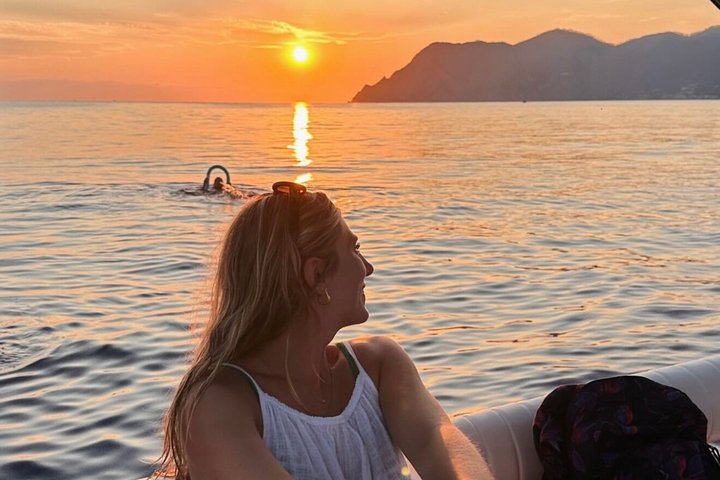 Cinque Terre by sea, day and sunset tours from Manarola