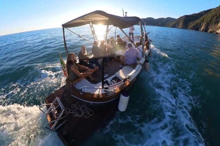 Cinque Terre by sea, day and sunset tours from Manarola