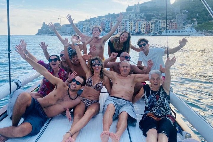 Cinque Terre by sea, day and sunset tours from Manarola