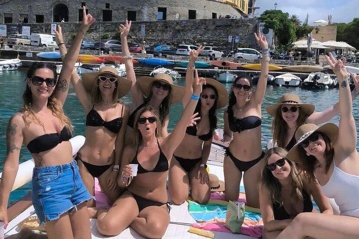 Cinque Terre by sea, day and sunset tours from Manarola