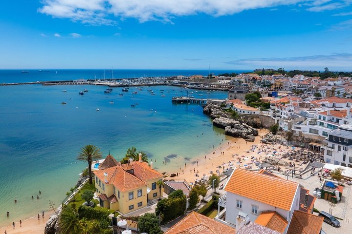 Small Group Tour to Sintra, Pena Palace, Cabo Roca and Cascais