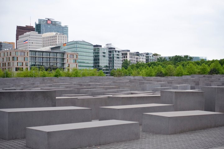 Berlin's Best: 2 Hour Walking Tour Third Reich and the Cold War
