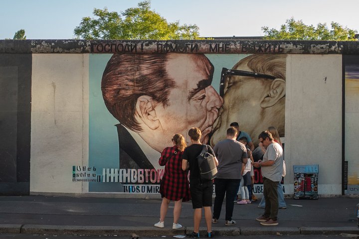Warnemünde Shore Excursion: Private Tour of Berlin's World War II and Cold War Sites