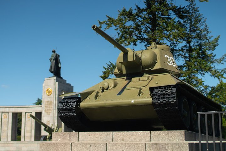 Warnemünde Shore Excursion: Private Tour of Berlin's World War II and Cold War Sites