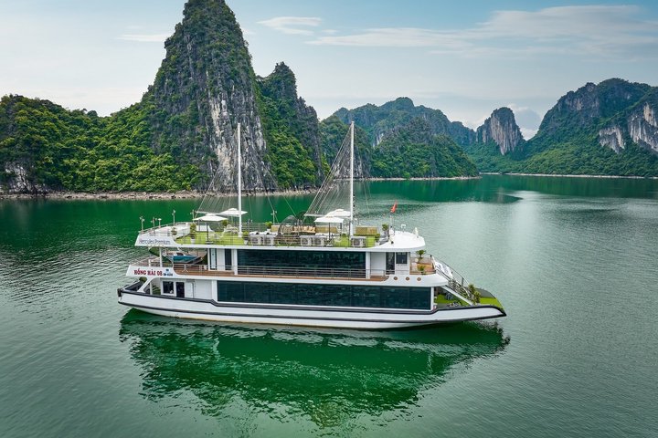 DELUXE Halong Bay Day Tour From Hanoi, Daily Operated 2026 - 2027