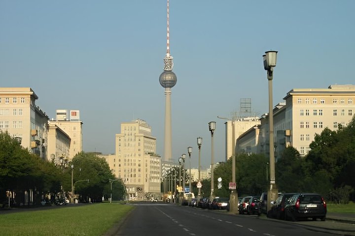 Warnemünde Shore Excursion: Private Tour of Berlin's World War II and Cold War Sites
