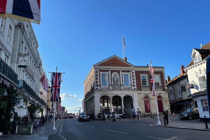 Private Royal Borough Scenic Tour with Windsor Castle Views