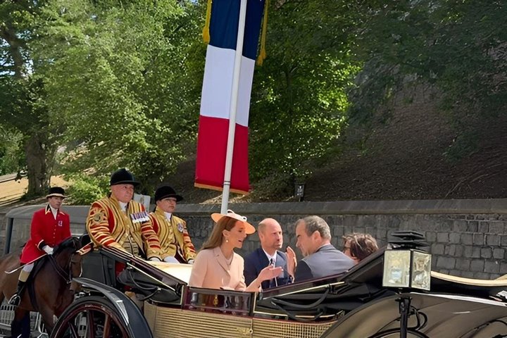 Private Royal Borough Scenic Tour with Windsor Castle Views