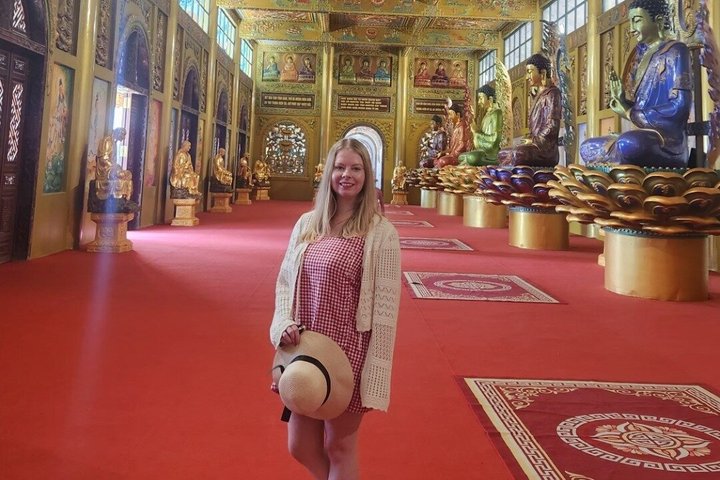 WAR TOUR to MY LAI MASSACRE & KY ANH TUNNELS & GOLDEN PAGODA