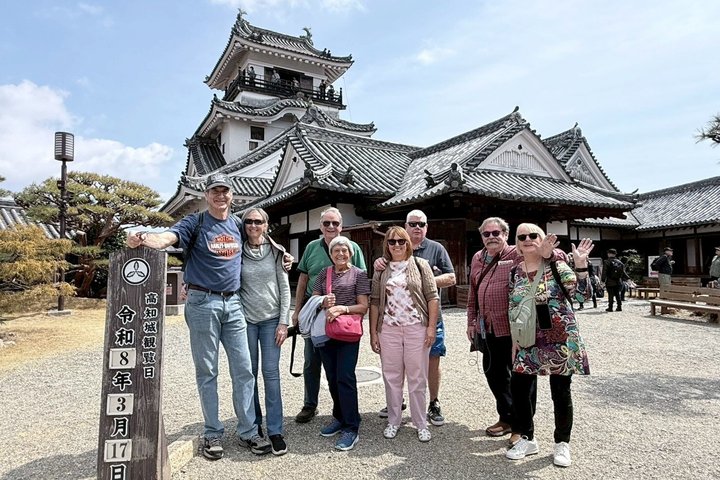 Best of Kochi Half-Day Tour: Castle & Hirome Market