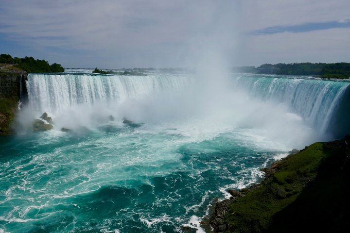 Niagara Falls 2-Day Tour from NYC with Corning & Finger Lakes