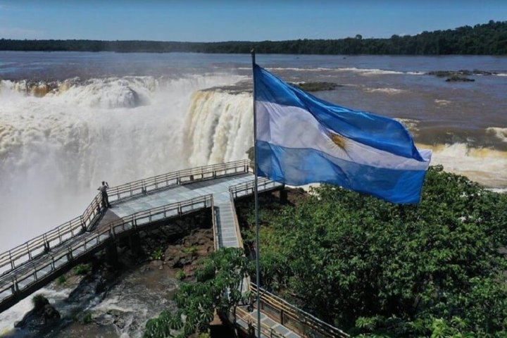 Best Private Tour Iguassu Falls Brazil, Argentina in 1 day
