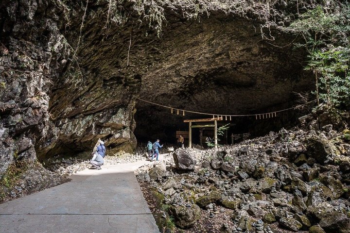 Takachiho Private Tour | Gorge, Cave, Train & Sea of Clouds