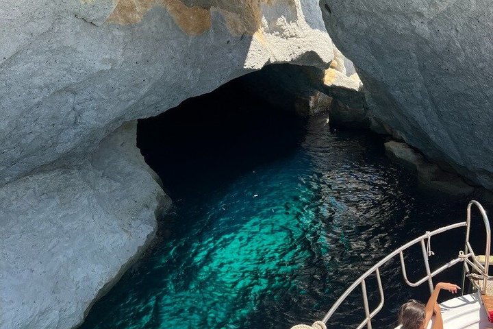 From Anzio: Ponza Boat Tour Swimming & Lunch + Ferry Tickets