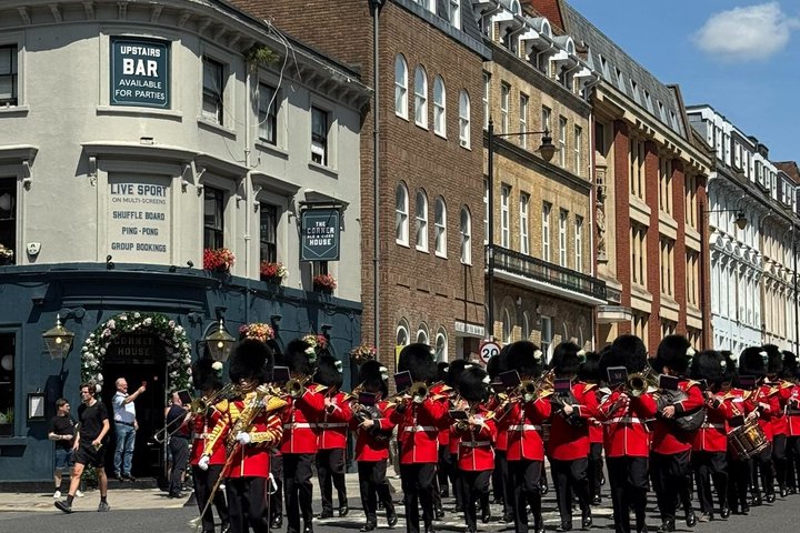 Private Royal Borough Scenic Tour with Windsor Castle Views