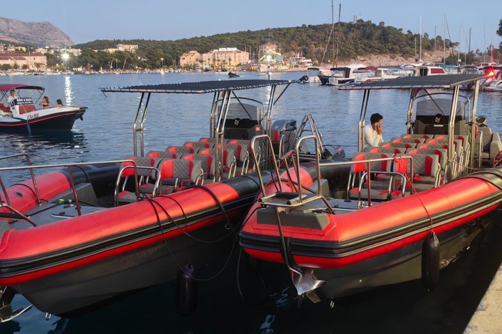Makarska 3-Island Speedboat Tour: Blue Cave on Hvar & Blue Lagoon
