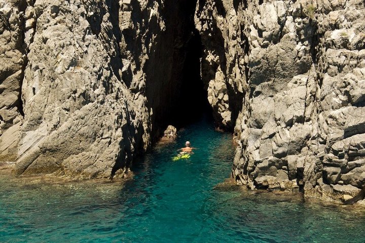 From Anzio: Ponza Boat Tour Swimming & Lunch + Ferry Tickets