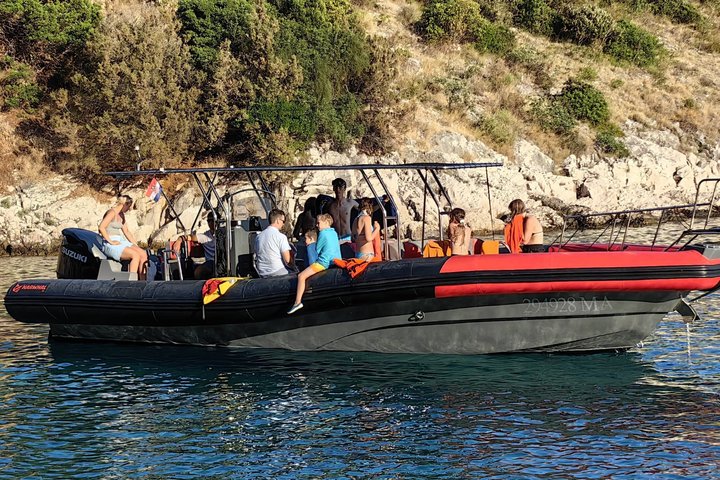 Makarska 3-Island Speedboat Tour: Blue Cave on Hvar & Blue Lagoon