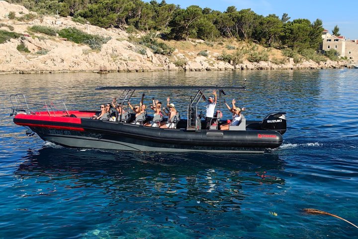 Makarska 3-Island Speedboat Tour: Blue Cave on Hvar & Blue Lagoon