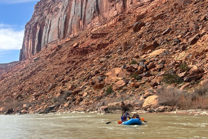 Moab Rivertrippers ~Rafting Castle Valley/Fisher Towers Half-Day