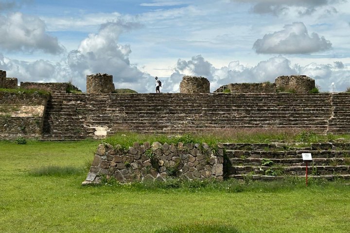 Monte Alban for 3hrs, Black Pottery and Alebrijes with Admissions