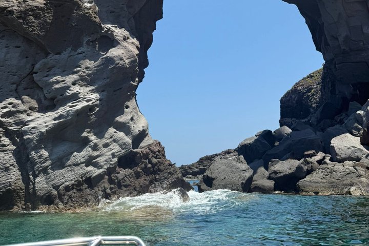 Lipari Private Boat Tour from Lipari, Salina Optional 4/8h