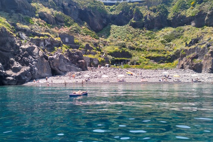 Lipari Private Boat Tour from Lipari, Salina Optional 4/8h