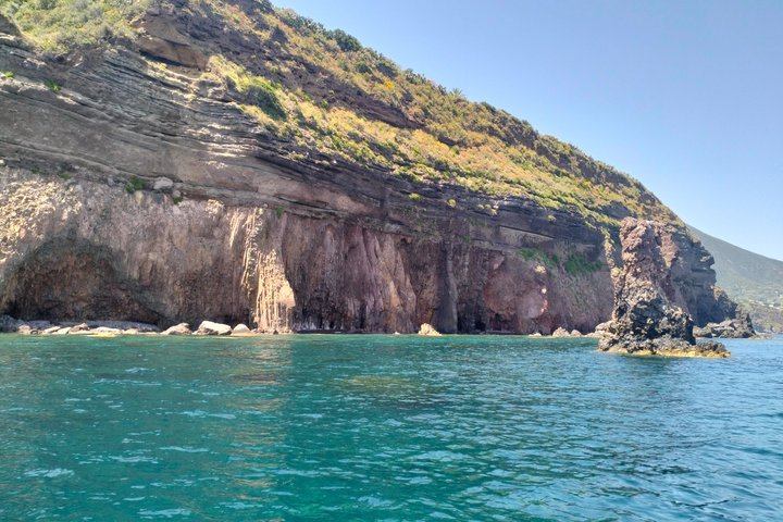 Lipari Private Boat Tour from Lipari, Salina Optional 4/8h