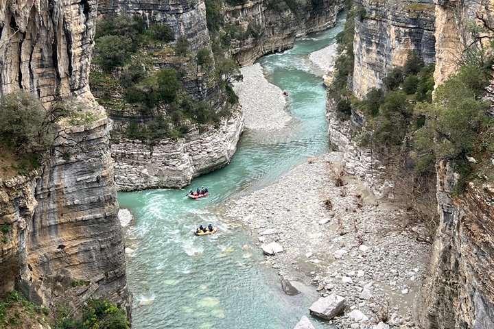 Osumi Canyon Adventure - Rafting & Tubing
