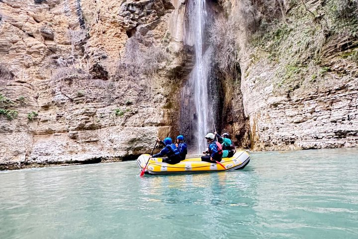 Osumi Canyon Adventure - Rafting & Tubing