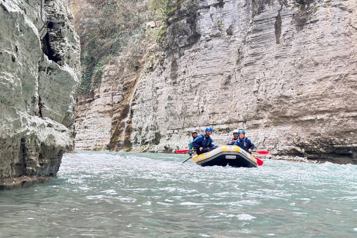 Osumi Canyon Adventure - Rafting & Tubing