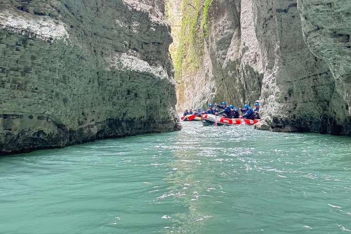 Osumi Canyon Adventure - Rafting & Tubing